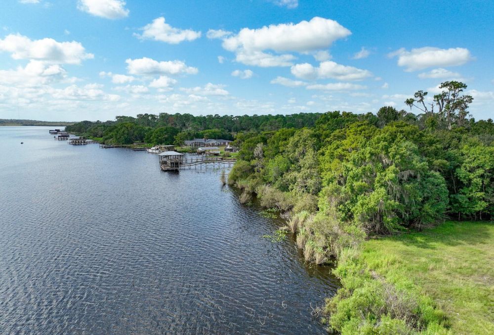 DeLand FL Scenic Landscapes and Community Living