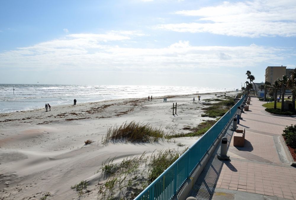 Explore Homes and Neighborhoods in Daytona Beach FL